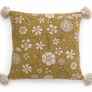COUSSIN AVEC POMPONS